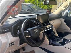 تۆیۆتا لاند کروزەر